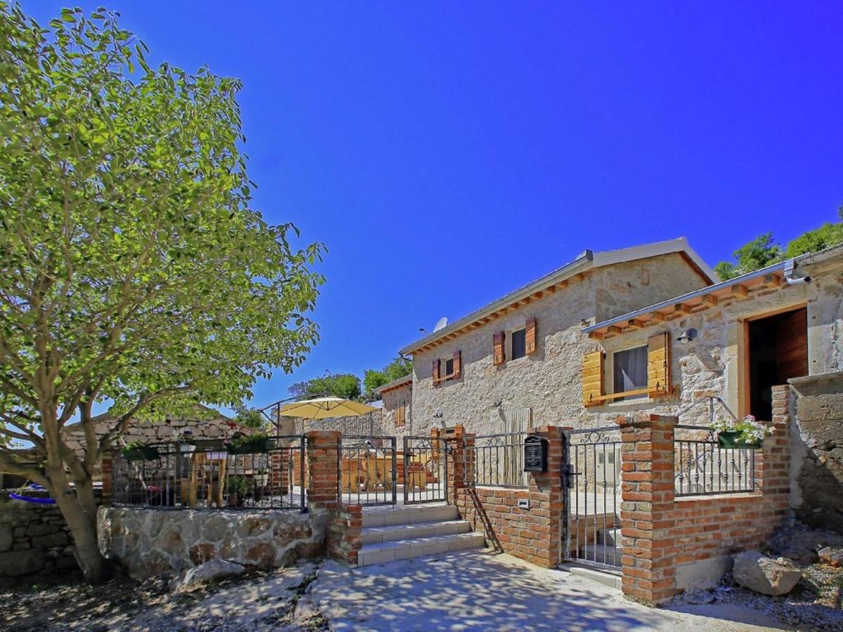Lovely Holiday Home In Starigrad エクステリア 写真